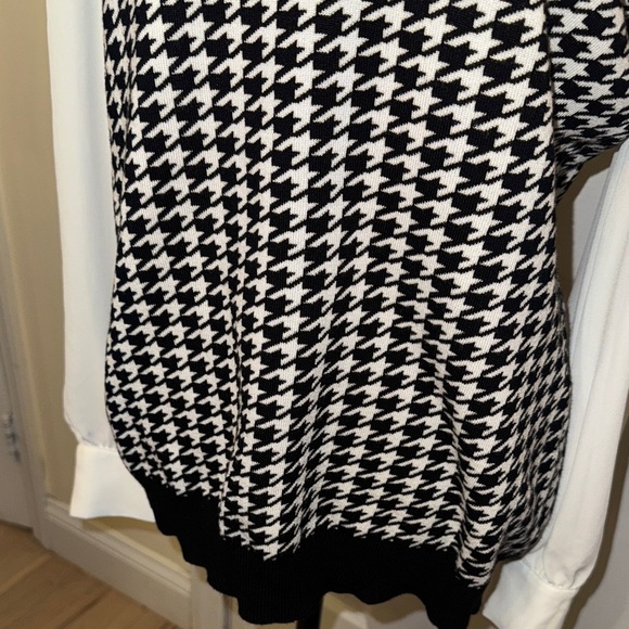 Adrianna Papell Black and White Houndstooth Blouse - Picture 7 of 16